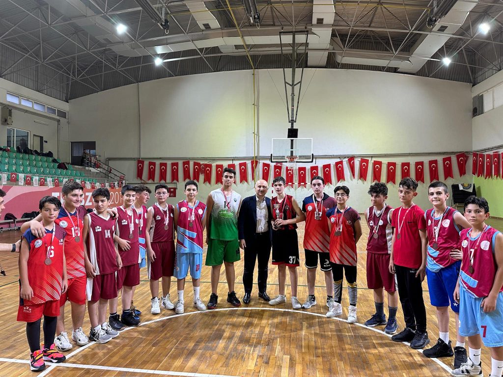 Trabzon Milletvekili, TBMM Bayındırlık, İmar, Ulaştırma ve Turizm Komisyon Başkanı Karaismailoğlu Araklı'da Önemli İncelemelerde Bulundu trabzon milletvekili adil karaismailoglu arakli ziyareti recep cebi 18