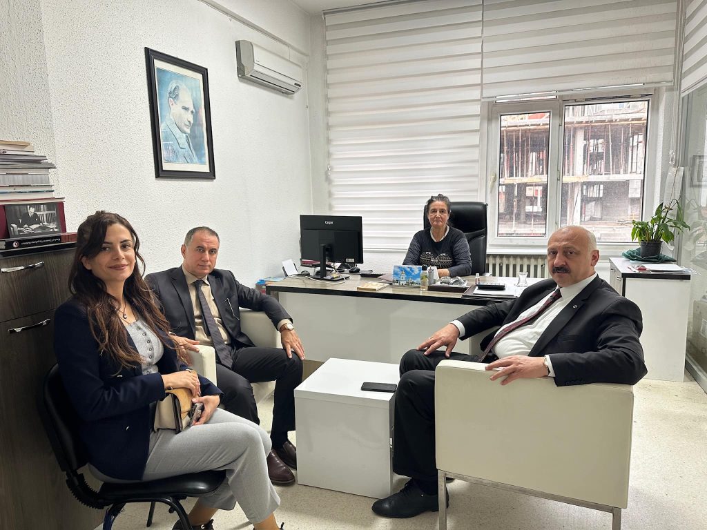 trabzon il kultur ve turizm muduru arakli kutuphane ziyareti 3